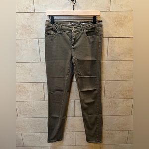 Victorias Secret Women’s MidRise Siren Olive green Skinny Jeans